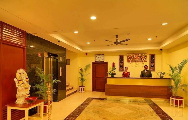 Dhanunjayas Luxury Hotel Hosūr Exterior foto
